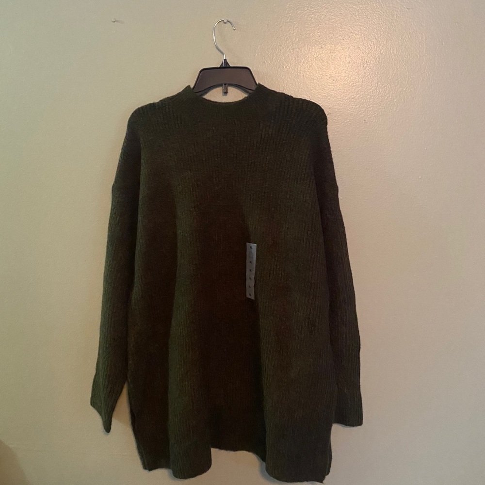 Green Old Navy Sweater